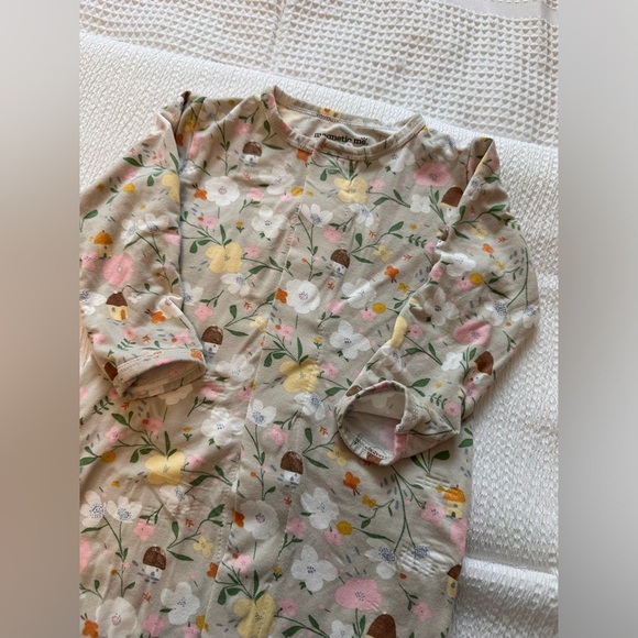 Magnetic Me Portabella Posies Modal Bamboo Magnetic Ruffle Footie - Picture 9 of 10